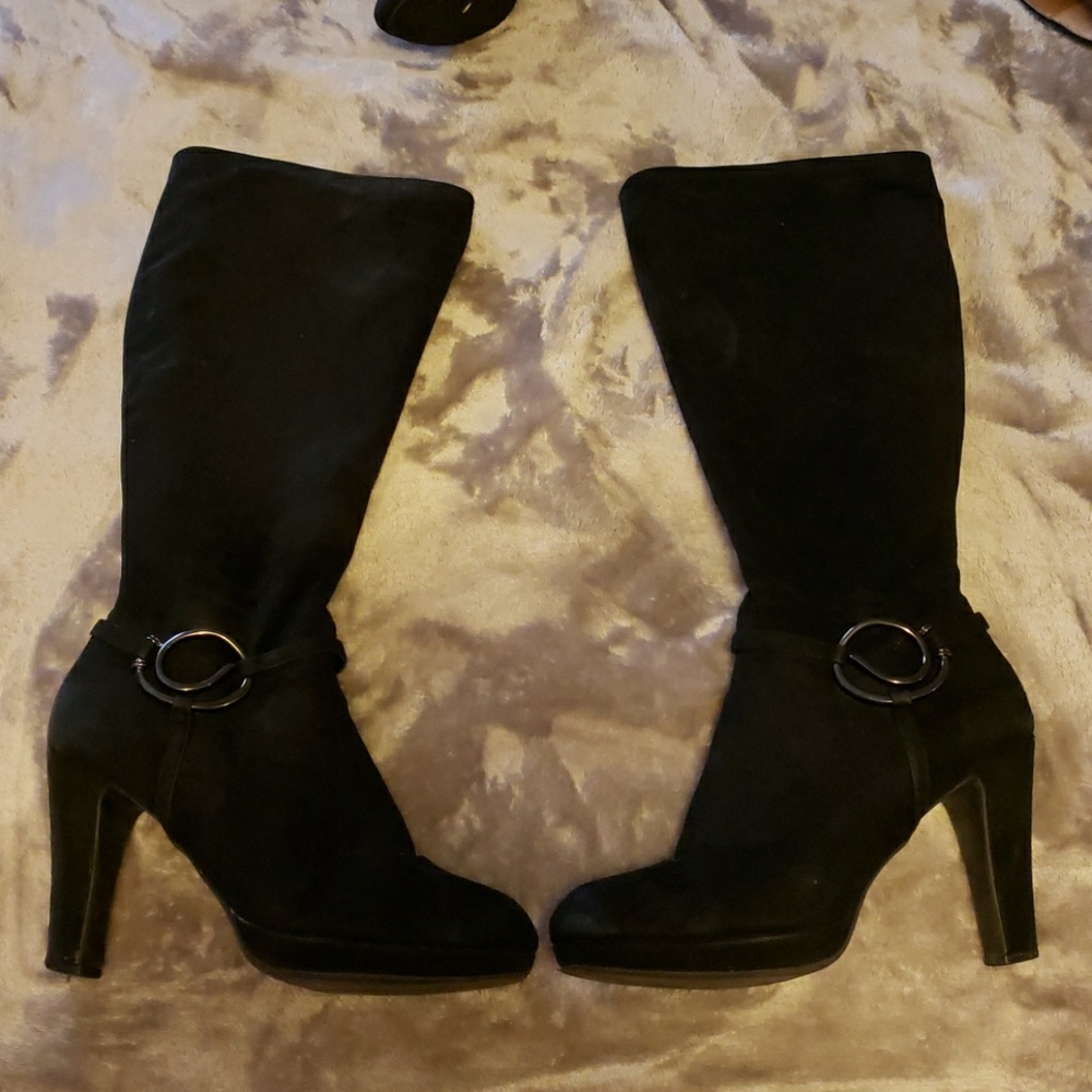 High heeled boots